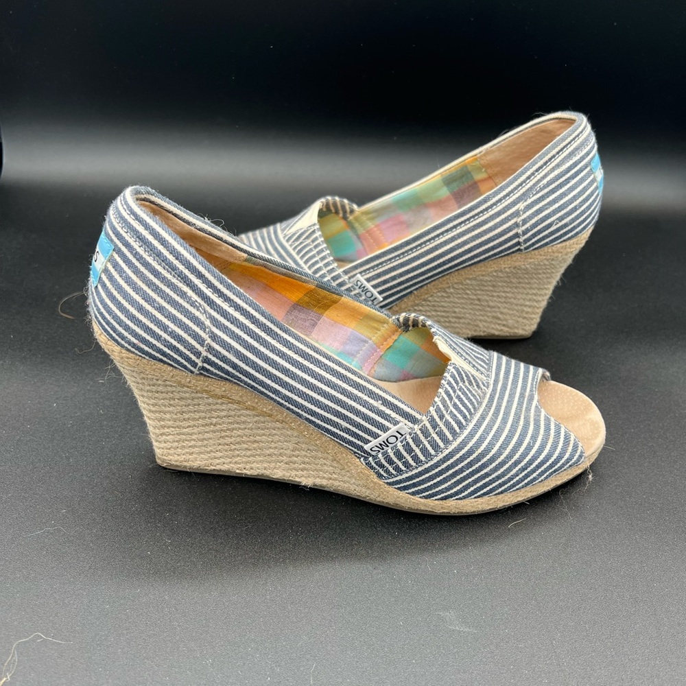 Tom’s Peep Toe Wedge